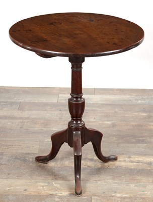 Lot 1711 - A GEORGE III MAHOGANY TRIPOD TABLE