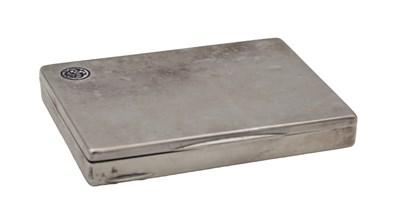 Lot 77 - AN EARLY 20TH CENTURY SILVER CIGARETTE BOX WITH ENAMEL INITIALS