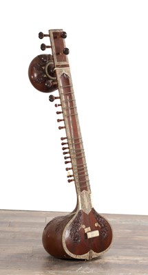 Lot 1463 - AN INDIAN SITAR