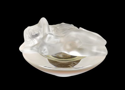 Lot 550 - A LALIQUE GLASS 'APHRODITE' LIMITED EDITION PERFUME BOTTLE