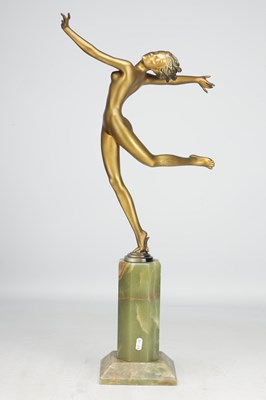 Lot 1136 - JOSEF LORENZL AN AUSTRIAN ART DECO GILT BRONZE FIGURE OF A NUDE DANCER ON GREEN ONYX BASE