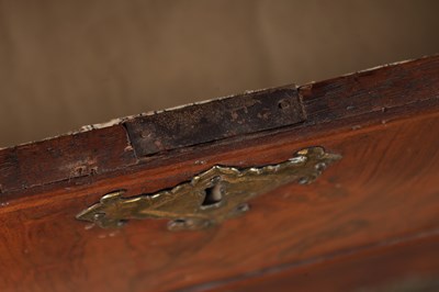 Lot 1606 - AN EARLY 18TH CENTURY FIGURED WALNUT BACHELOR'S CHEST