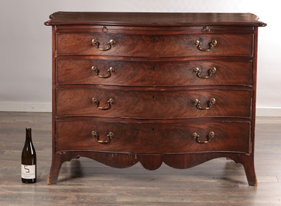 Lot 1599 - A GOOD GEORGE III MAHOGANY SERPENTINE CHEST OF DRAWERS