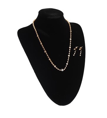 Lot 293 - AN 18CT YELLOW GOLD AND DIAMOND NECKLACE AND EARRING SET