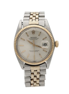 Lot 436 - A VINTAGE ROLEX STEEL AND GOLD OYSTER PERPETUAL DATEJUST WRIST WATCH