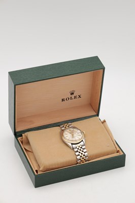 Lot 436 - A VINTAGE ROLEX STEEL AND GOLD OYSTER PERPETUAL DATEJUST WRIST WATCH