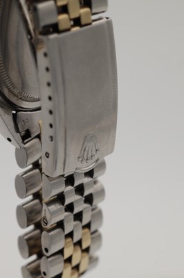 Lot 436 - A VINTAGE ROLEX STEEL AND GOLD OYSTER PERPETUAL DATEJUST WRIST WATCH