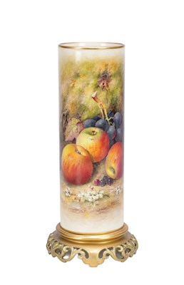 Lot 588 - RICKETTS A 20TH CENTURY ROYAL WORCESTER PORCELAIN FRUIT VASE