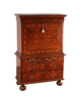 Lot 1492 - A WILLIAM AND MARY BURR WALNUT CROSS-BANDED ESCRITOIRE