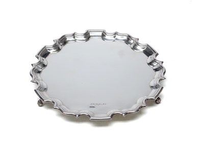 Lot 122 - A CASED 21ST CENTURY ENGLISH SILVER SALVER BY CARRS