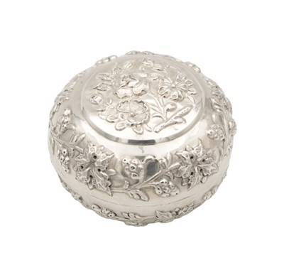 Lot 742 - AN EASTERN SILVER REPOUSSE LIDDED DISH