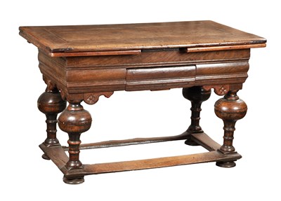 Lot 1549 - A 17TH CENTURY DUTCH OAK DRAW LEAF DINING TABLE