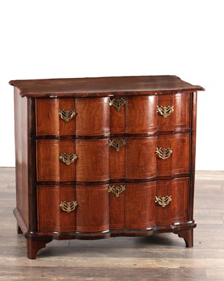 Lot 1647 - AN 18TH CENTURY DUTCH WALNUT SERPENTINE CHEST OF DRAWERS