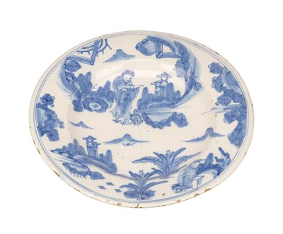 Lot 623 - A LARGE 17TH CENTURY DUTCH DELFT BLUE AND WHITE CHARGER