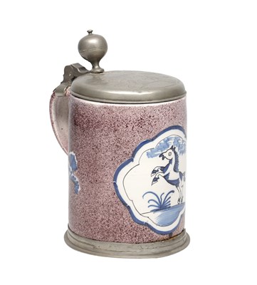 Lot 581 - A LARGE 18TH CENTURY DELFT TIN-GLAZED EARTHENWARE TANKARD WITH PEWTER MOUNTS