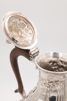 Lot 127 - A GEORGE III ENGLISH SILVER COFFEE POT
