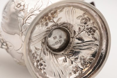 Lot 127 - A GEORGE III ENGLISH SILVER COFFEE POT