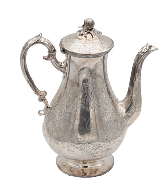 Lot 44 - AN EARLY VICTORIAN ENGLISH SILVER ENGRAVED TEAPOT