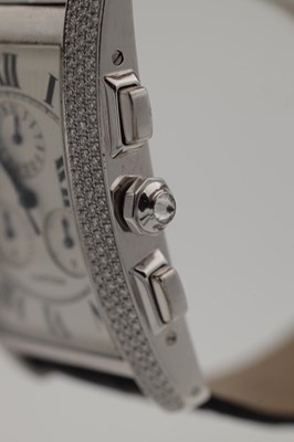 Lot 458 - A GENTLEMAN'S LARGE MODEL 18CT WHITE GOLD AND DIAMOND CARTIER TANK AMERICAINE CHRONOGRAPH WRIST WATCH