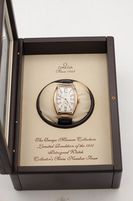 Lot 354 - A GENTLEMAN'S LIMITED EDITION 18CT ROSE GOLD OMEGA MUSEUM COLLECTION 1915 PETROGRAD WRIST WATCH