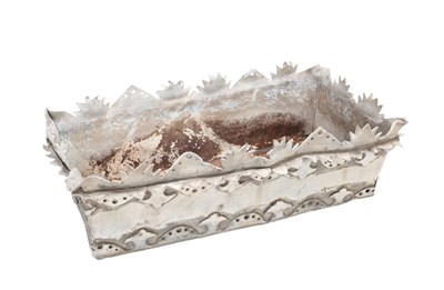 Lot 1048 - A GEORGIAN LEAD RECTANGULAR PLANTER