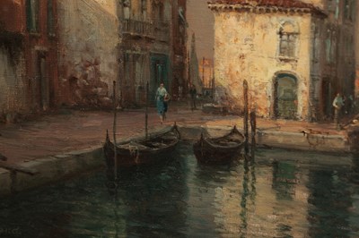 Lot 973 - BOUVARD AN OIL ON CANVAS VENETIAN CANAL SCENE
