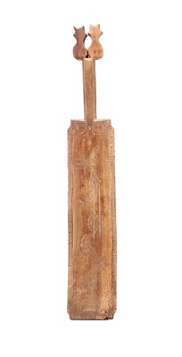 Lot 1416 - A 16TH/17TH CENTURY SCANDINAVIAN CARVED WOOD WASHING BAT