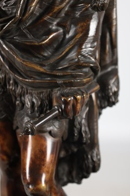 Lot 1035 - A 19TH CENTURY BRONZE FIGURE OF SALADIN
