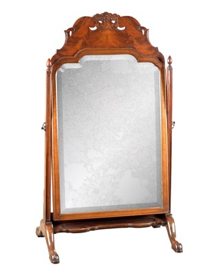 Lot 1508 - AN EARLY 20TH CENTURY MAHOGANY TOILET MIRROR