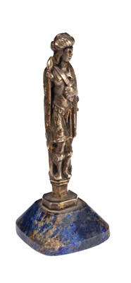 Lot 1077 - AN 18TH/19TH CENTURY GRAND TOUR BRONZE FIGURE OF A SOLDIER ON A LAPIS LAZULI BASE